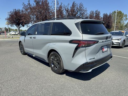 Used 2026 Toyota Sienna XSE AWD/4WD image 46