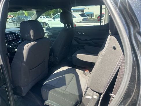 Used 2023 Chevrolet Traverse LT FWD image 10