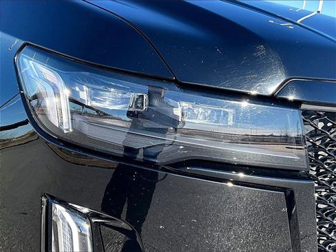 Used 2021 Cadillac Escalade Sport Platinum image 12