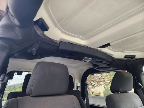 Used 2011 Jeep Wrangler Sahara w/ Dual Top Group image 39