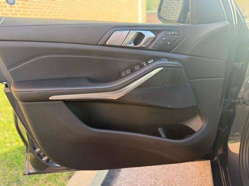 Used 2021 BMW X7 xDrive40i w/ Cold Weather Package image 39