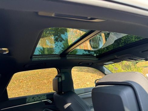 Used 2025 Audi Q3 2.0T Premium w/ Convenience Package image 11