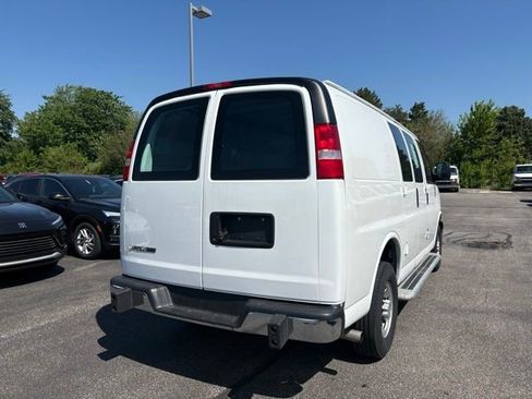 Used 2024 Chevrolet Express 2500 w/ Driver Convenience Package RWD image 5