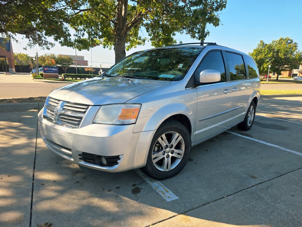Used 2010 Dodge Grand Caravan SXT FWD image 3