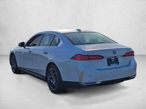 New 2026 BMW i5 eDrive40 w/ Convenience Package image 9