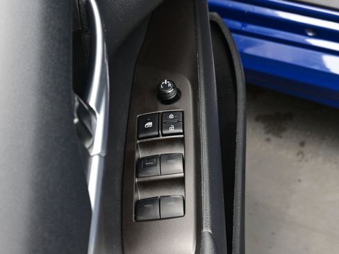 Used 2023 Toyota Camry SE w/ Convenience Package image 10