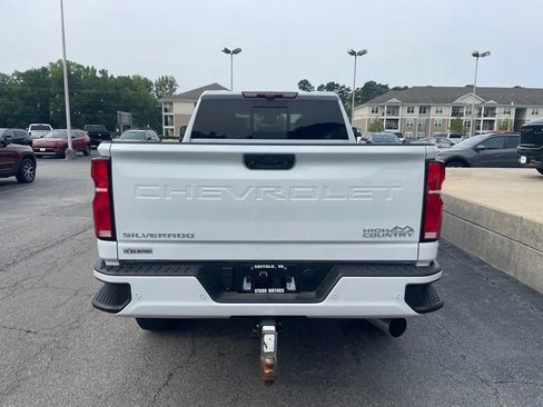 Used 2026 Chevrolet Silverado 2500 High Country w/ High Country Premium Package AWD/4WD image 4