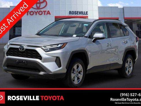 Used 2023 Toyota RAV4 XLE AWD/4WD image 1