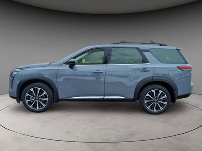 New 2026 Nissan Pathfinder Platinum w/ Cargo Package