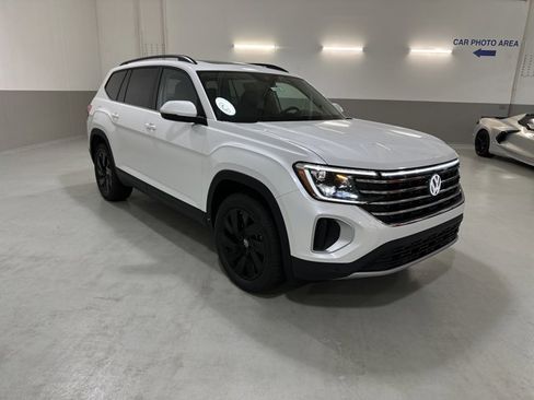 New 2026 Volkswagen Atlas SE image 4