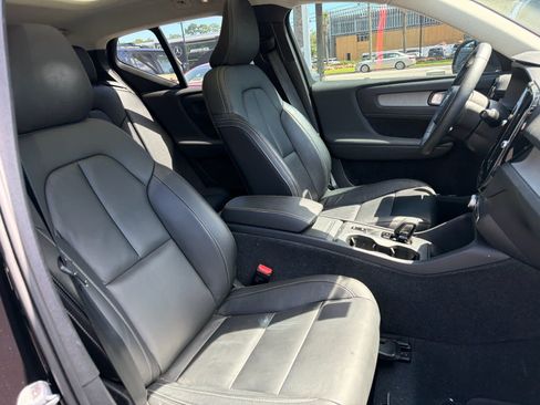 Certified 2024 Volvo XC40 B5 Core w/ Protection Package Premier AWD/4WD image 56
