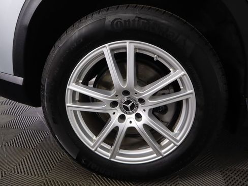 Certified 2025 Mercedes-Benz GLC 300 image 32