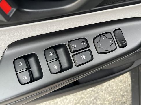 Used 2023 Hyundai Kona SEL image 17