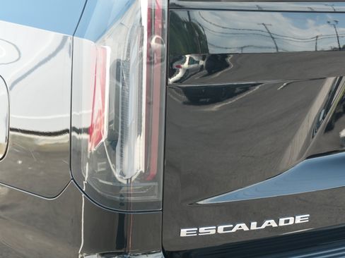 Used 2024 Cadillac Escalade ESV Sport w/ LPO, ONYX Package AWD/4WD image 58