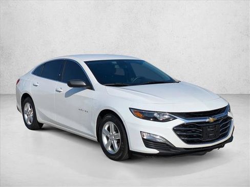 Used 2019 Chevrolet Malibu LS image 3