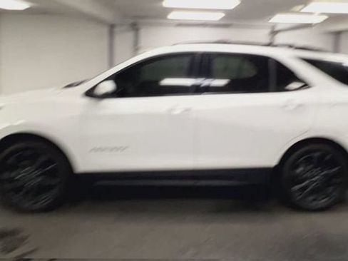 Certified 2022 Chevrolet Equinox RS w/ RS Leather Package AWD/4WD image 5