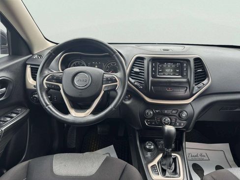 Used 2014 Jeep Cherokee Latitude w/ Comfort/Convenience Group image 18