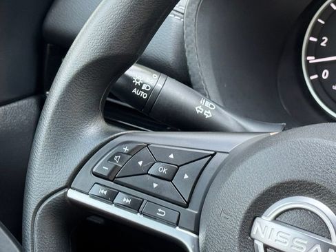 Used 2024 Nissan Sentra SV FWD image 22