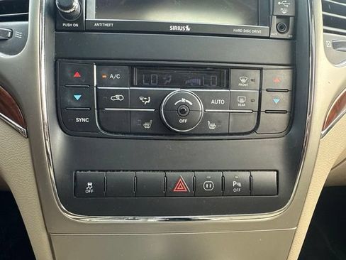 Used 2012 Jeep Grand Cherokee Limited w/ Trailer Tow Group AWD/4WD image 12
