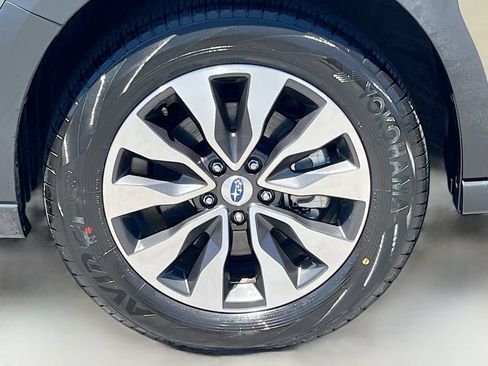 Used 2025 Subaru Outback Limited AWD/4WD image 33