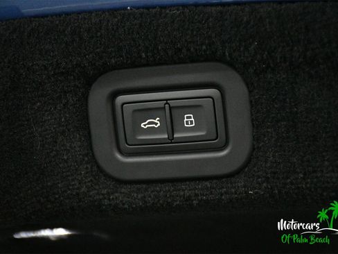 Used 2023 Bentley Flying Spur W12 image 72