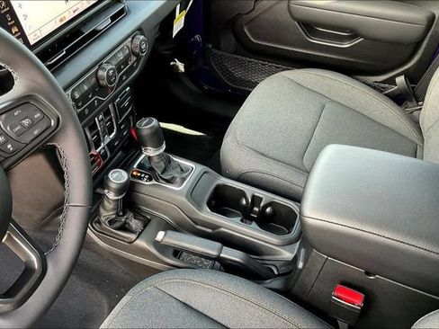 New 2026 Jeep Gladiator Sport AWD/4WD image 7