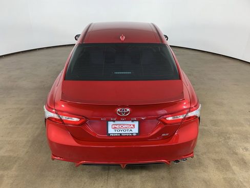 Used 2020 Toyota Camry SE image 11