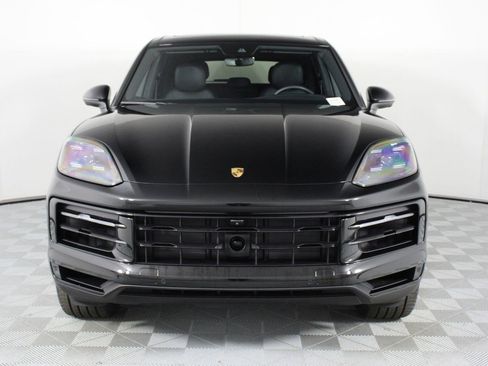 Certified 2025 Porsche Cayenne image 10