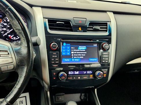 Used 2015 Nissan Altima 2.5 SL w/ Technology Package FWD image 11