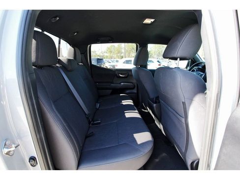 Used 2019 Toyota Tacoma TRD Sport image 10