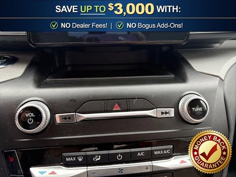 Used 2020 Ford Explorer XLT w/ Equipment Group 202A image 30