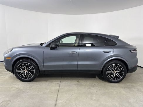 New 2026 Porsche Cayenne Coupe image 2