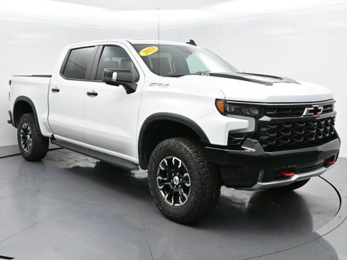 Used 2023 Chevrolet Silverado 1500 ZR2 w/ Technology Package AWD/4WD image 2