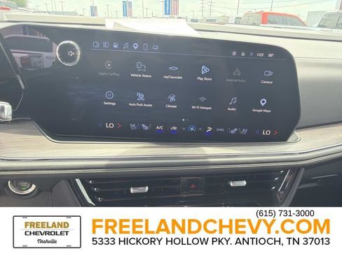 Used 2025 Chevrolet Tahoe Premier AWD/4WD image 31