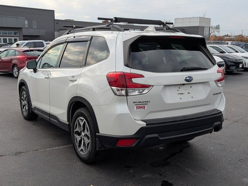 Used 2020 Subaru Forester Premium image 6