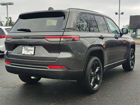 New 2025 Jeep Grand Cherokee 4WD image 7