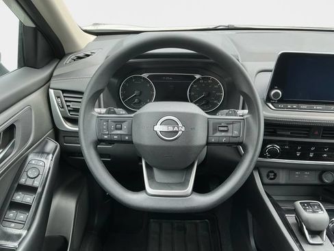 Used 2025 Nissan Rogue S AWD/4WD image 13