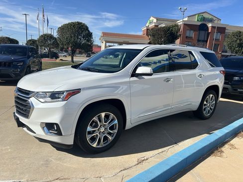 Used 2018 Chevrolet Traverse Premier w/ Driver Confidence II Package image 3