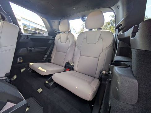 Used 2026 Volvo XC90 B6 Ultra w/ Lounge Package image 18