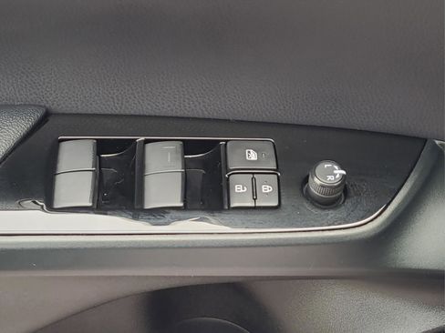 Certified 2022 Toyota Prius XLE w/ Premium Convenience Package image 26