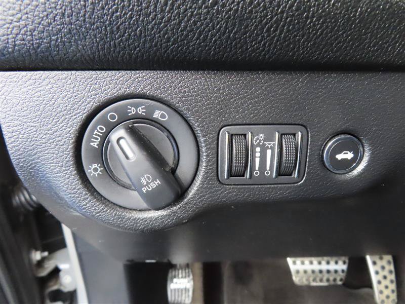 Used 2019 Dodge Challenger R/T Scat Pack w/ Shaker Package RWD image 13