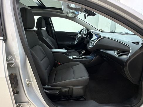 Used 2021 Chevrolet Malibu LT FWD image 24