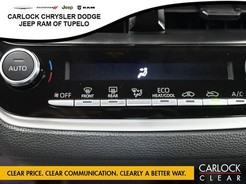 Used 2024 Toyota Camry SE image 30