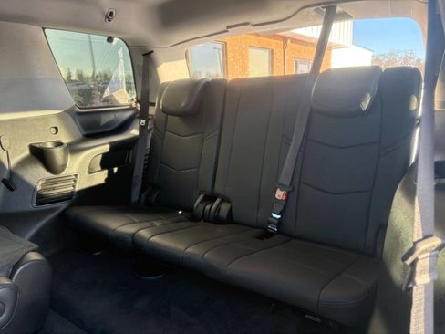 Used 2020 Cadillac Escalade Luxury image 22