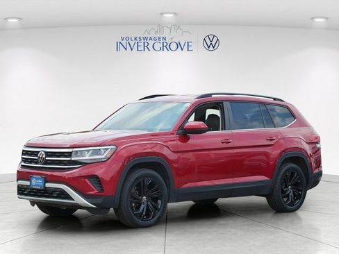 Certified 2023 Volkswagen Atlas SE w/ Black Wheel Package AWD/4WD image 3