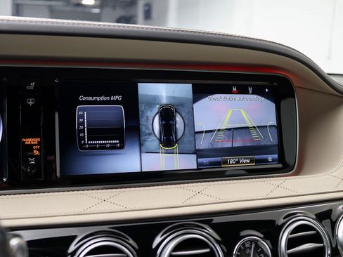 Used 2017 Mercedes-Benz S 550 Sedan image 31
