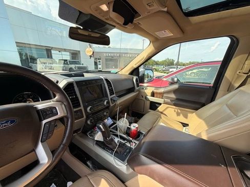 Used 2018 Ford F150 Lariat w/ Equipment Group 502A Luxury AWD/4WD image 17