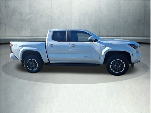 Used 2024 Toyota Tacoma TRD Sport image 25