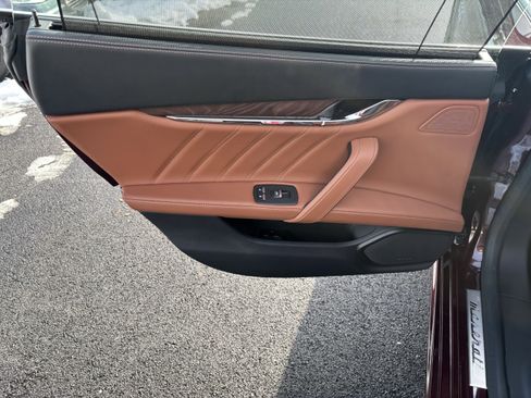 Used 2022 Maserati Quattroporte Modena Q4 image 14