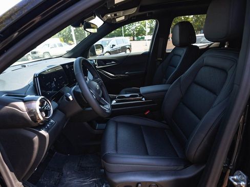 New 2025 Chevrolet Equinox LT w/ Convenience Package II image 12